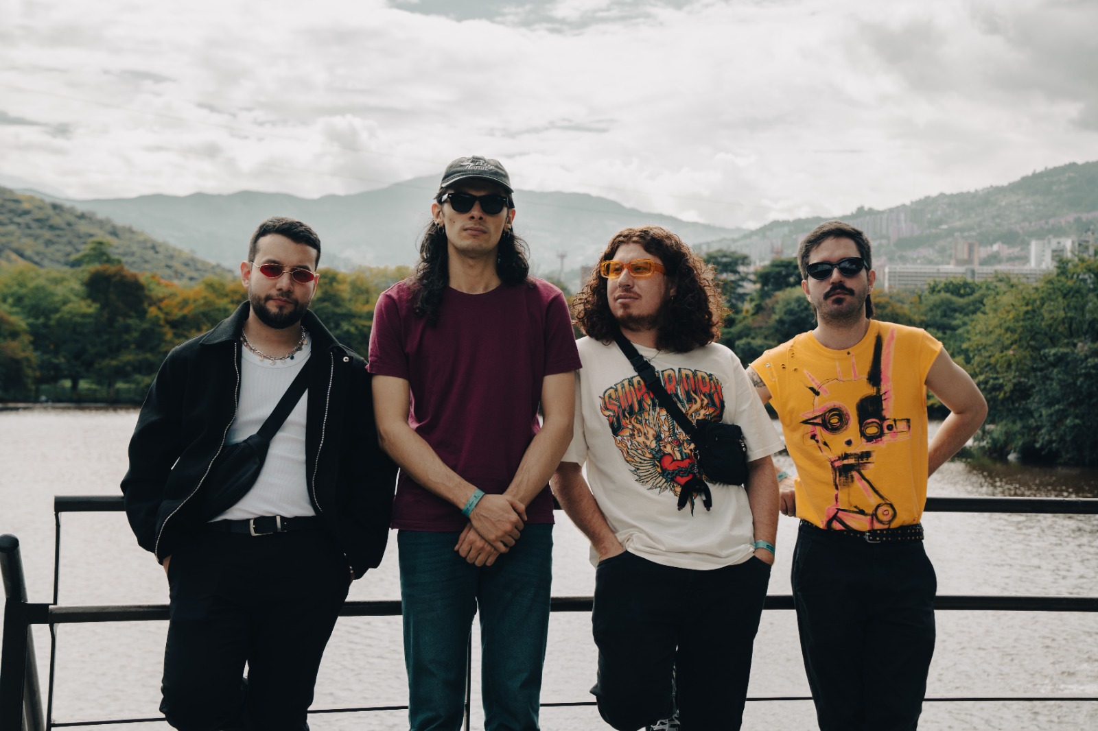 Pirineos en Llamas lanza su disco ‘Aguapanela’ y calienta para el Festival Estéreo Picnic 2026