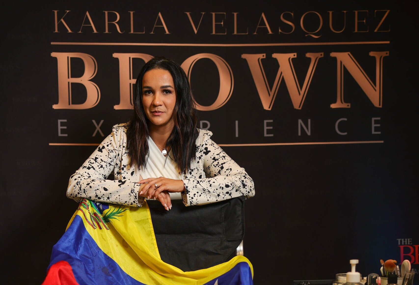 Karla Velásquez anuncia intento de Récord Guinness que reunirá a especialistas en cejas