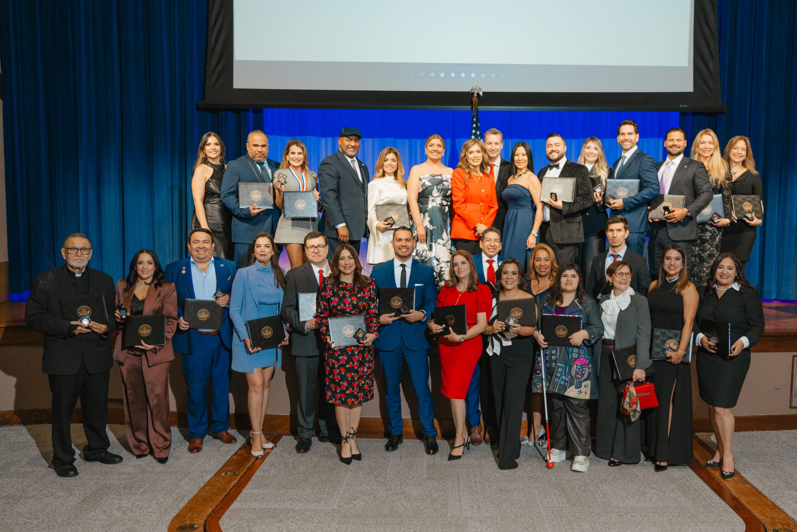 Histórica ceremonia del U.S. Capitol Lifetime Achievement Award reconoce a líderes latinos en Atlanta