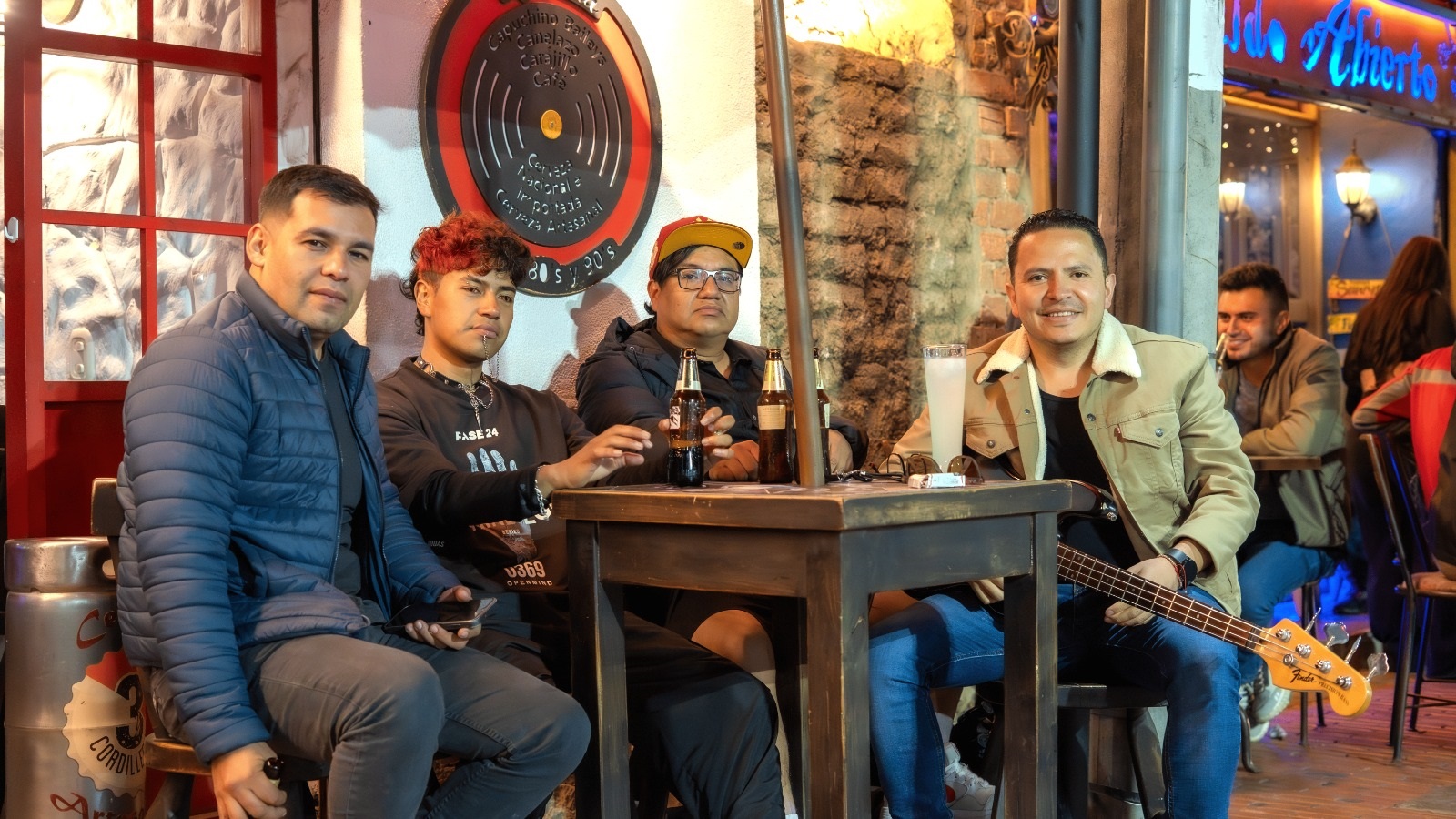 La distopía industrial que desnuda el clientelismo colombiano en ‘Todo es Tamal’ de Modo Visage