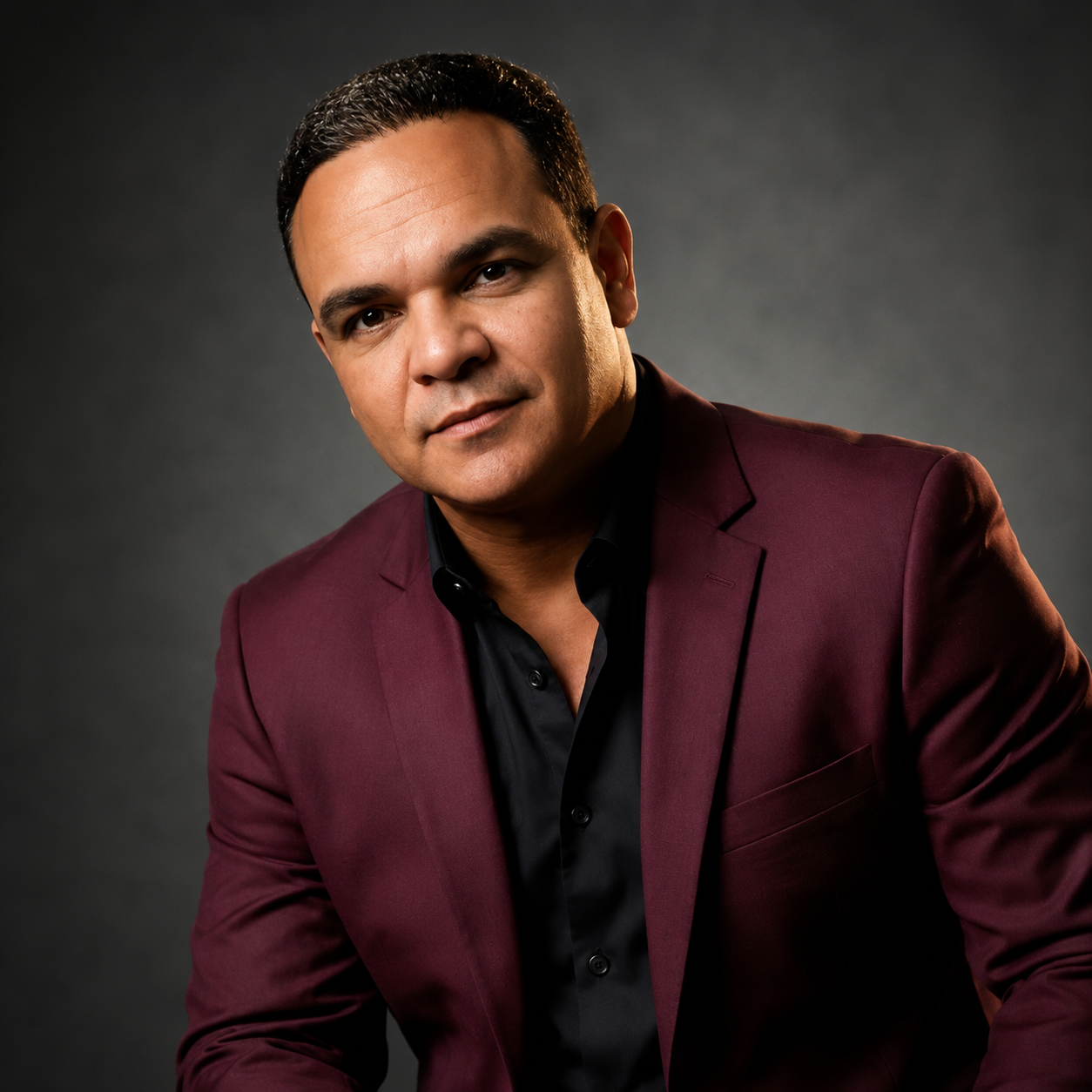Nelson Nelson conquista el Top 5 de la bachata dominicana con «Duele» y estrena su nuevo videoclip