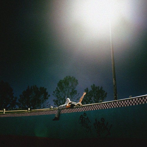Alanna Matty — “Kitchen Scissors”: ansiedad, intimidad y vulnerabilidad